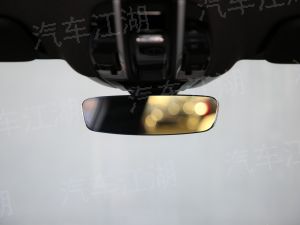 白色車玻璃貼膜什么顏色好