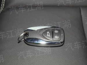 汽車方向盤用軟鎖好嗎